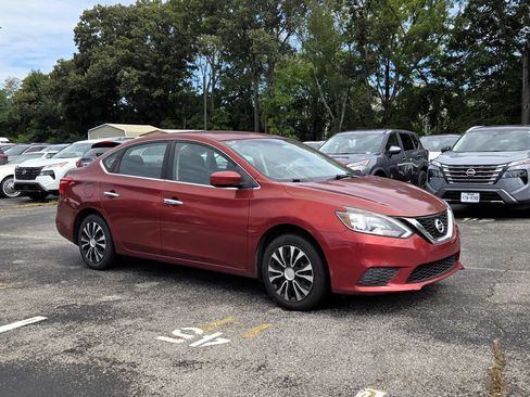 Used 2016 Nissan Sentra SV FWD image 1