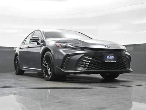 Used 2025 Toyota Camry SE AWD/4WD image 33
