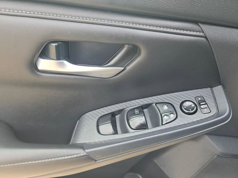 Certified 2024 Nissan Sentra SV FWD image 12