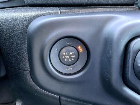 Used 2022 Jeep Gladiator Overland AWD/4WD image 29