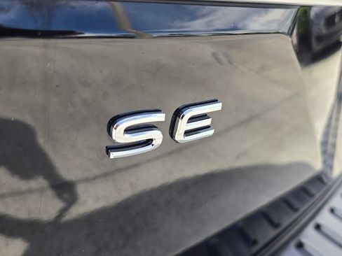 Certified 2025 Volkswagen Atlas SE FWD image 16