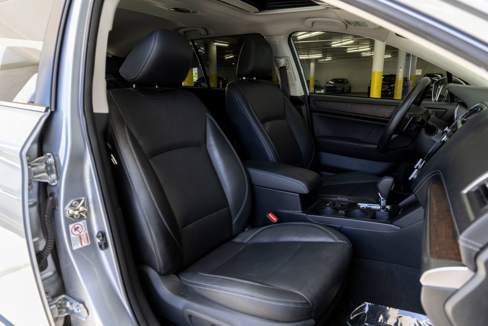 Used 2019 Subaru Outback 3.6R Limited AWD/4WD image 24