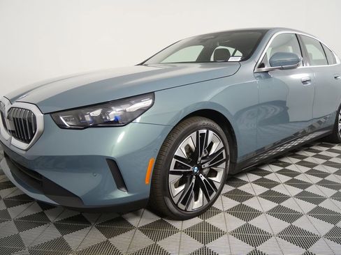 Certified 2025 BMW 540i xDrive image 8