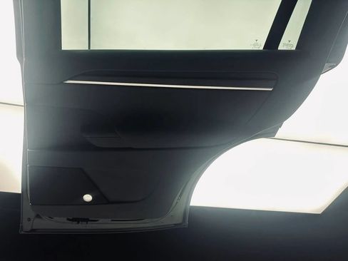 Used 2024 Tesla Model X AWD/4WD image 28