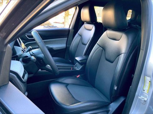 Certified 2024 Jeep Compass Latitude image 24