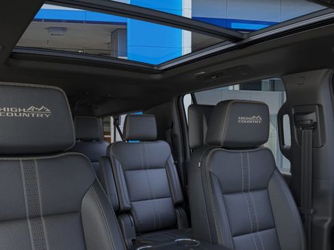 New 2026 Chevrolet Suburban High Country w/ LPO, Chrome Package image 24