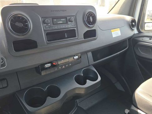 Used 2025 Mercedes-Benz Sprinter 2500 image 36