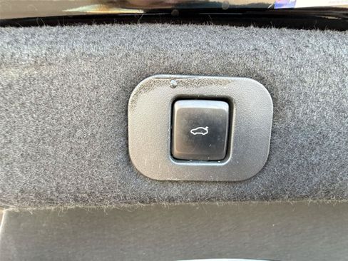 Used 2019 Lincoln Continental Select w/ Continental Climate Package AWD/4WD image 18