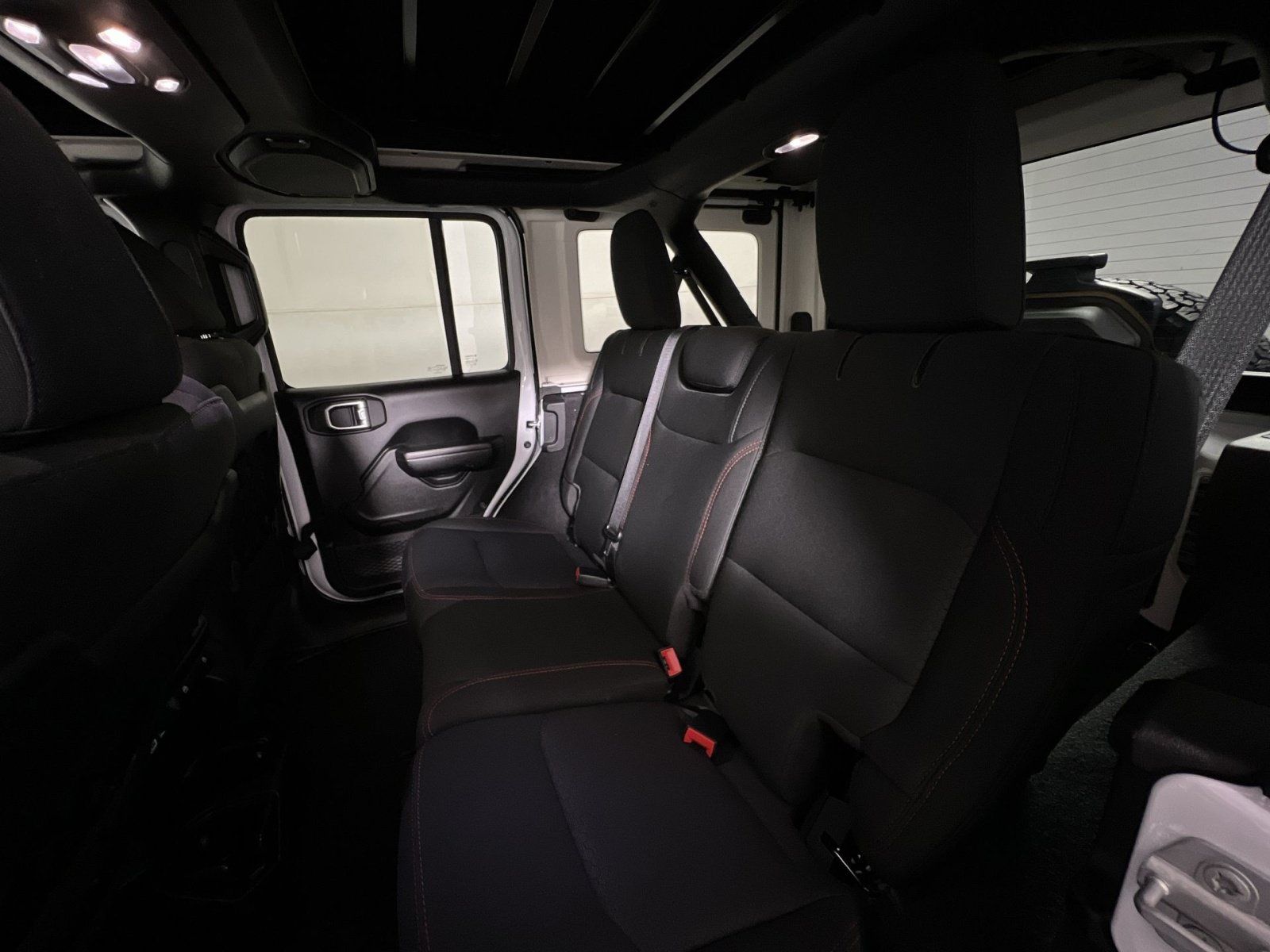 Used 2021 Jeep Wrangler Unlimited Rubicon AWD/4WD image 24