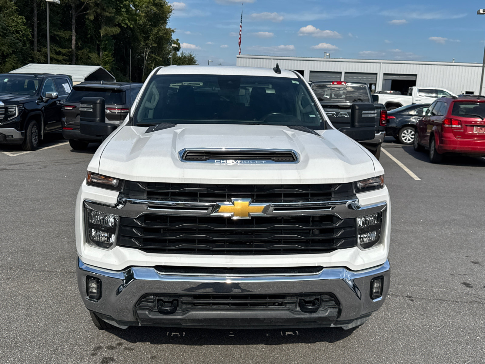 Used 2025 Chevrolet Silverado 2500 LT w/ Convenience Package AWD/4WD image 2