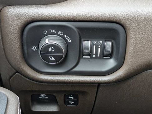 New 2026 RAM 1500 Laramie AWD/4WD image 23