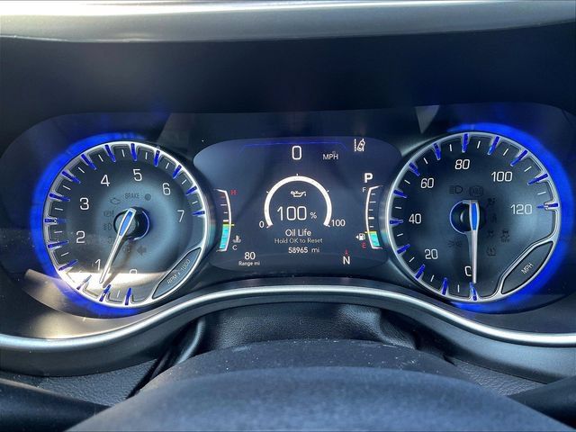 Used 2024 Chrysler Pacifica Touring-L FWD image 14