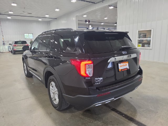 Used 2024 Ford Explorer XLT w/ Equipment Group 202A AWD/4WD image 6