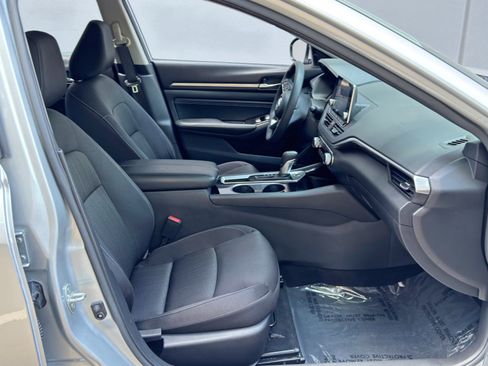 Used 2021 Nissan Altima 2.5 SV FWD image 14