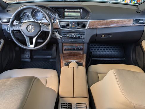Used 2013 Mercedes-Benz E 350 Sedan image 24