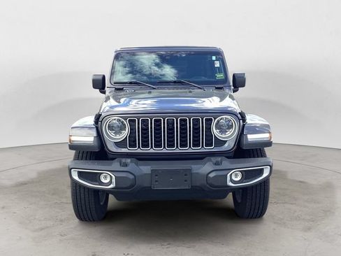 Used 2025 Jeep Wrangler Unlimited Sahara AWD/4WD image 8