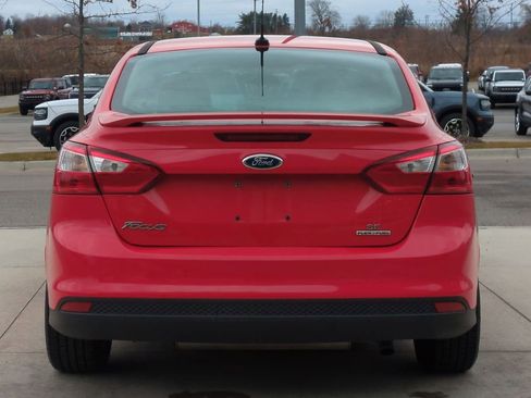 Used 2014 Ford Focus SE w/ SE Sport Package image 5