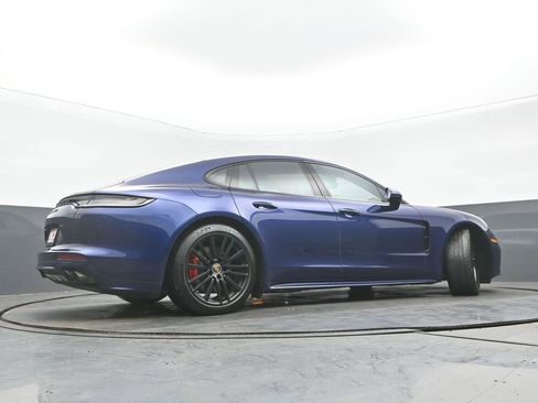 Used 2021 Porsche Panamera GTS w/ Premium Package image 33