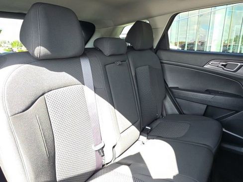 Used 2025 Kia Sportage LX image 7