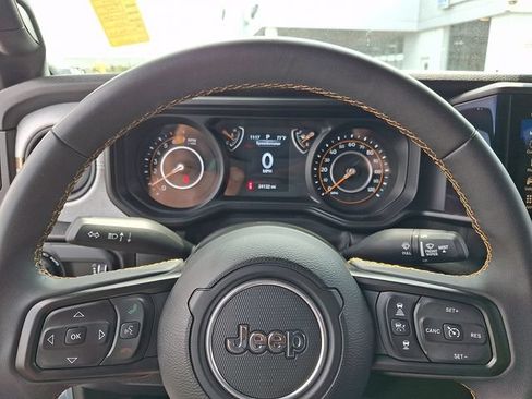 Used 2024 Jeep Wrangler Unlimited Sport AWD/4WD image 19