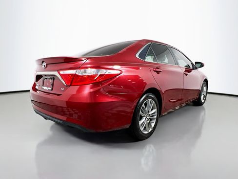 Used 2016 Toyota Camry SE image 4