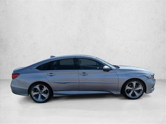 Used 2018 Honda Accord Touring video 4