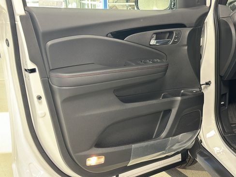 New 2026 Honda Ridgeline Black Edition image 9