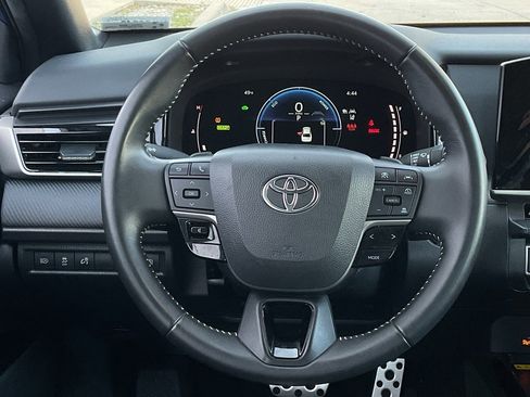 Used 2025 Toyota Camry SE image 20