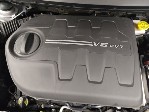 Used 2019 Jeep Cherokee Limited image 30