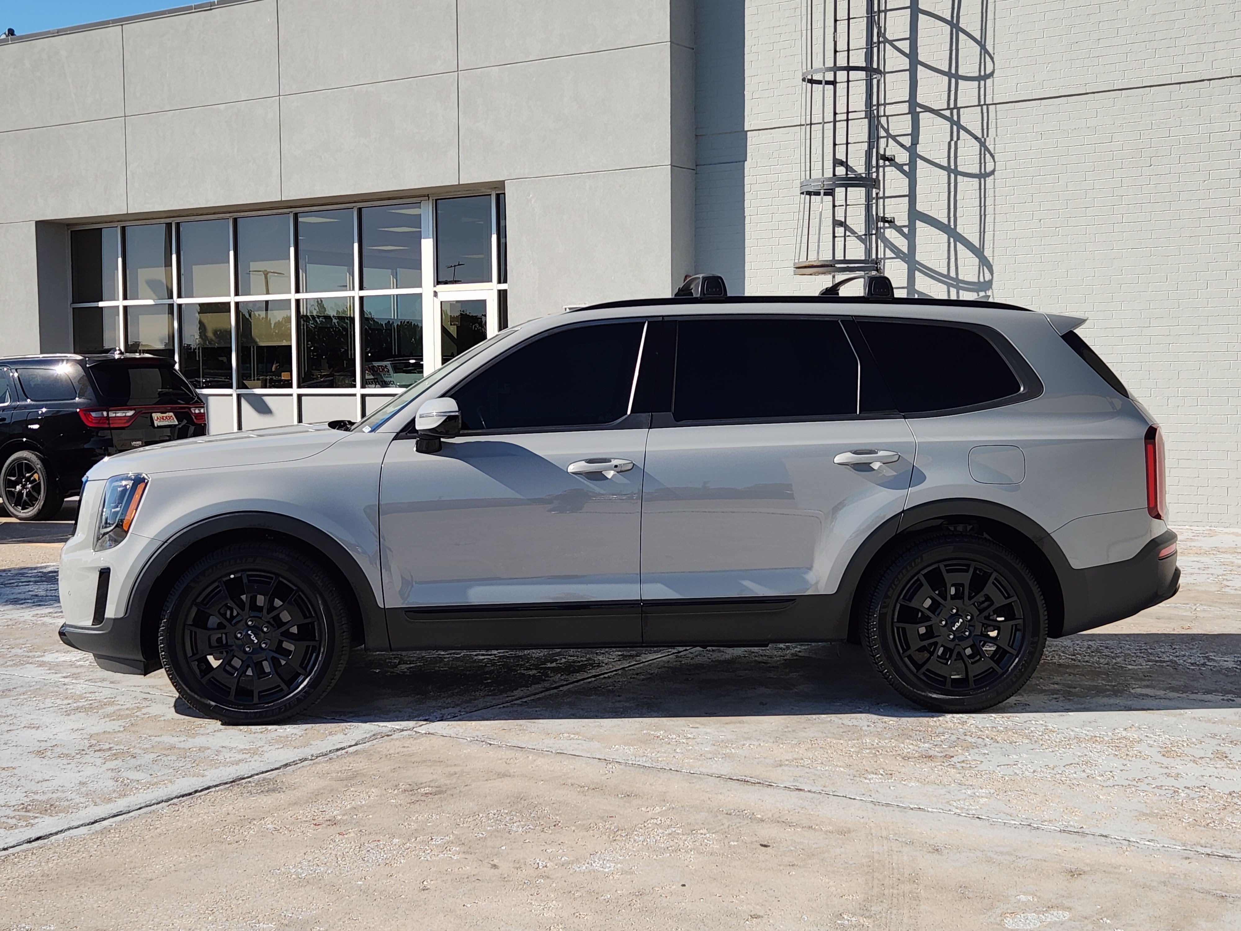 Used 2022 Kia Telluride SX w/ SX Prestige Package AWD/4WD image 5