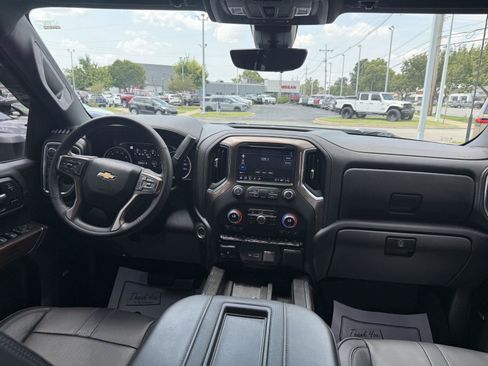 Used 2022 Chevrolet Silverado 2500 High Country w/ Technology Package AWD/4WD image 31