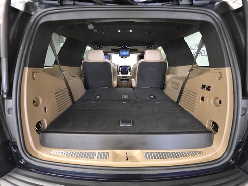Used 2018 Cadillac Escalade Platinum AWD/4WD image 25