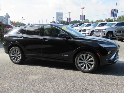 Used 2024 Buick Envista Avenir FWD image 2