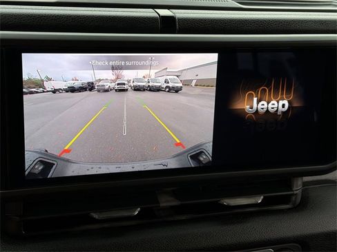 Used 2024 Jeep Gladiator Sport image 25