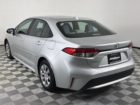 Used 2020 Toyota Corolla LE image 7