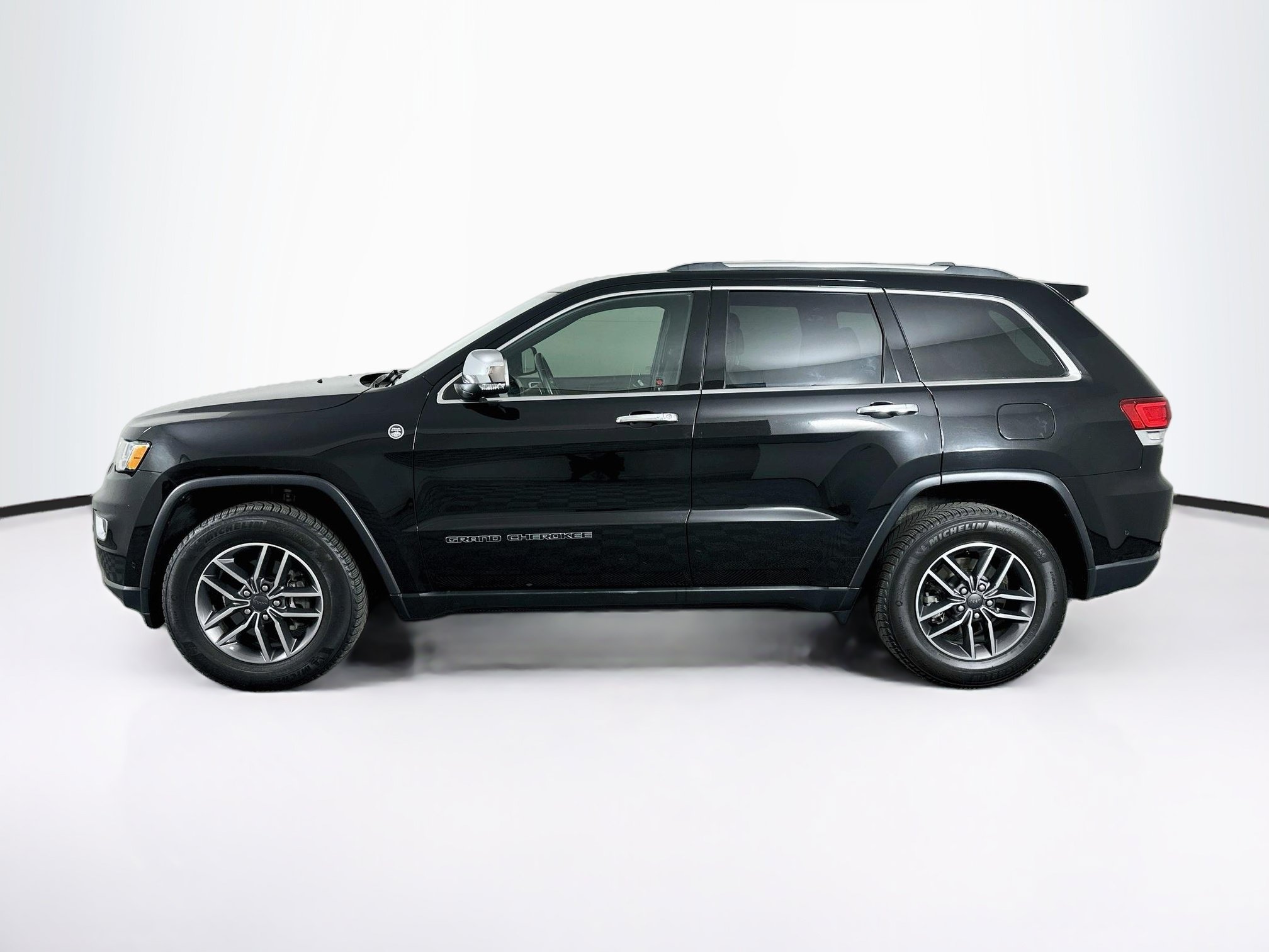 Used 2020 Jeep Grand Cherokee Limited AWD/4WD image 4