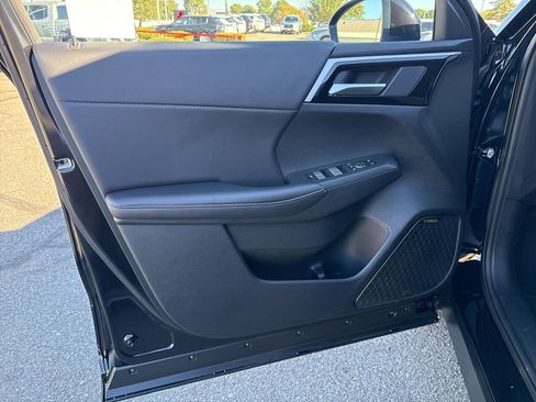 New 2025 Mitsubishi Outlander SE image 30