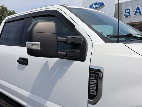 Used 2022 Ford F250 XLT w/ Black Appearance Package AWD/4WD image 19