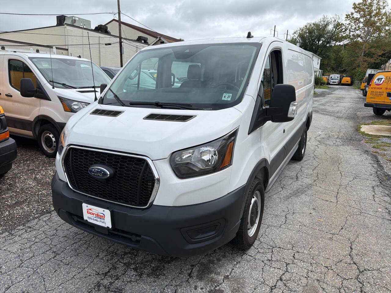 Used 2022 Ford Transit 250 Low Roof RWD image 2