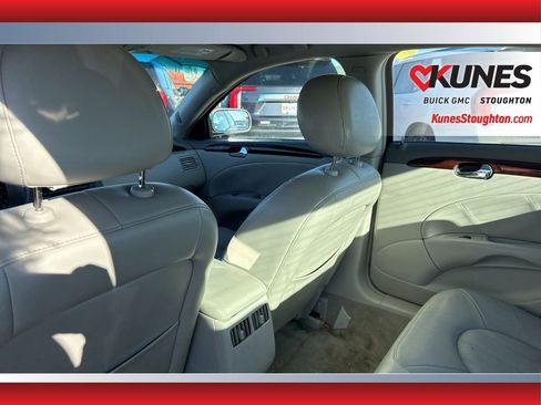 Used 2010 Buick Lucerne CXL image 25