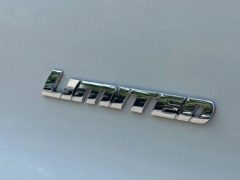 Used 2022 Toyota 4Runner Limited AWD/4WD image 10