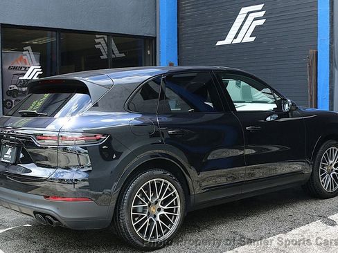 Used 2022 Porsche Cayenne Platinum Edition AWD/4WD image 6