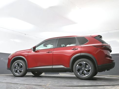 Used 2025 Nissan Rogue SV FWD image 29