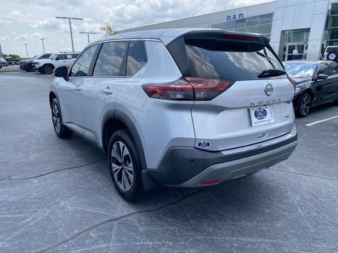 Used 2023 Nissan Rogue SV FWD image 5