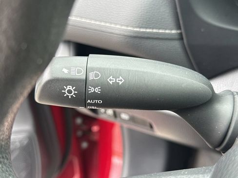 Used 2025 Toyota RAV4 XLE AWD/4WD image 13