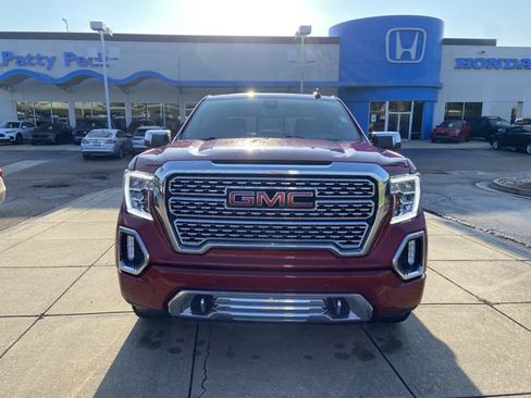 Used 2022 GMC Sierra 1500 Denali w/ Driver Alert Package II AWD/4WD image 3