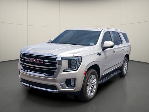 Used 2022 GMC Yukon SLT w/ SLT Premium Package image 3