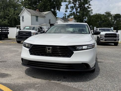 Used 2025 Honda Accord SE image 2