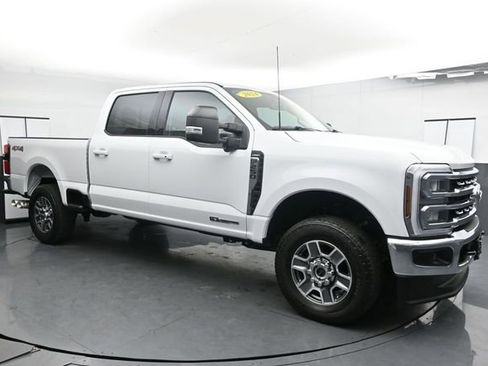 Used 2024 Ford F250 Lariat AWD/4WD image 2