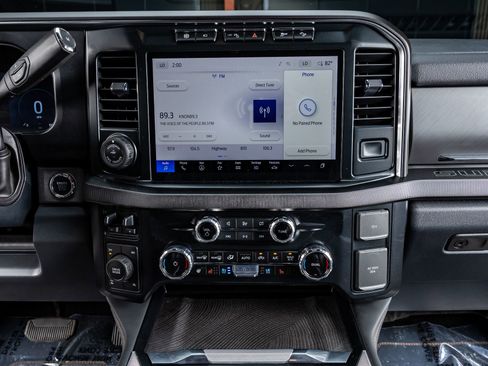 Used 2024 Ford F350 Platinum w/ FX4 Off-Road Package image 24